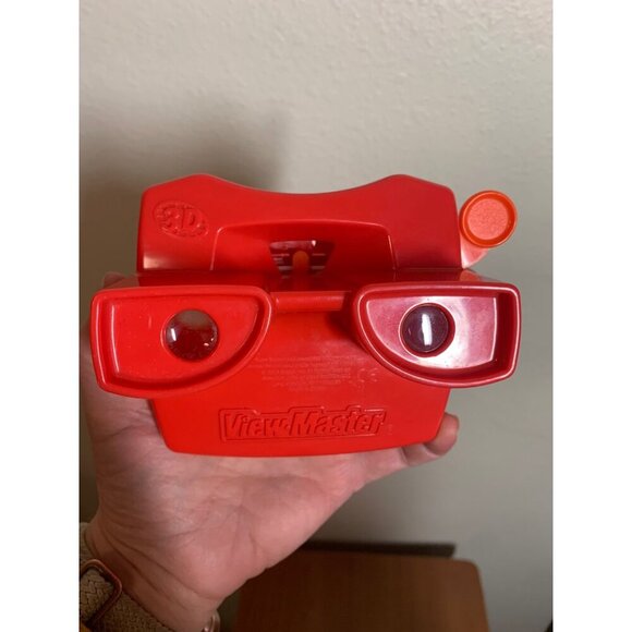 View Master Red Viewer Toy Retro Plastic 2013 - Picture 2 of 3